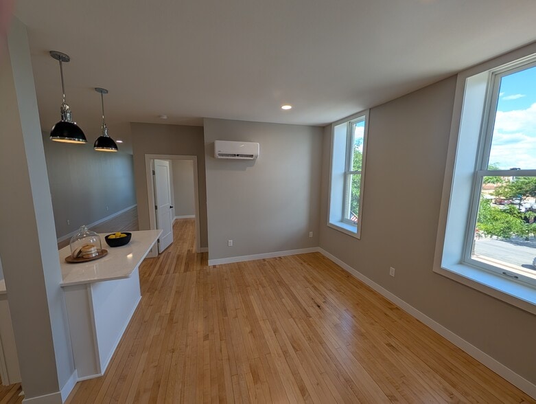 Kitchen/Dining - 1 N Minnesota St