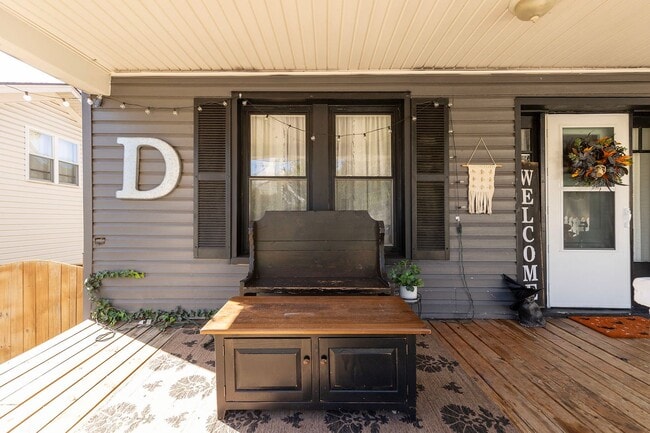 Building Photo - 308 W Main St