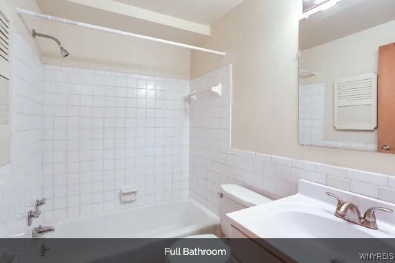 Building Photo - 2481 Sheridan Dr