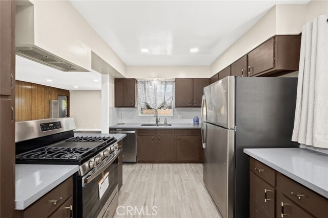 Building Photo - 9502 Olema St