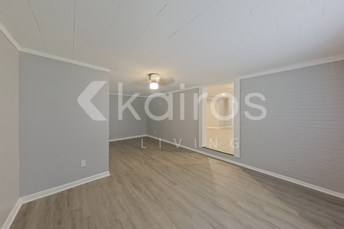 Building Photo - 1309 18th Ave N