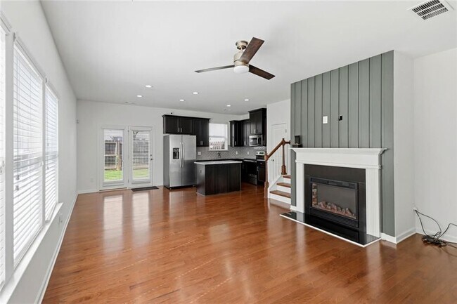 Building Photo - 2705 Avanti Way