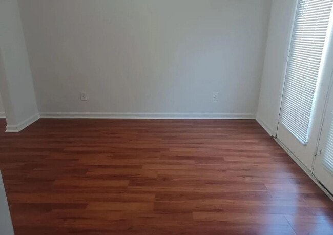 Building Photo - 110 Holcomb Ferry Rd