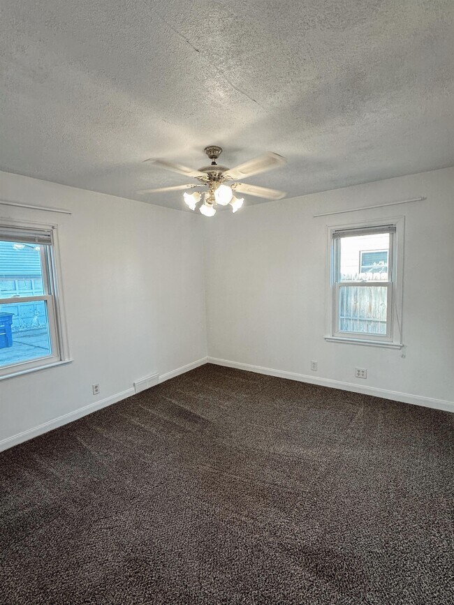 Building Photo - 605 12th St N