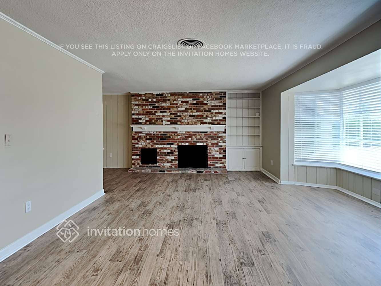 Building Photo - 14298 Hetrick Cir S