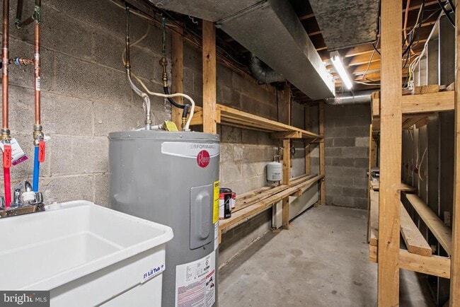 Building Photo - 1412 Whitpain Hills