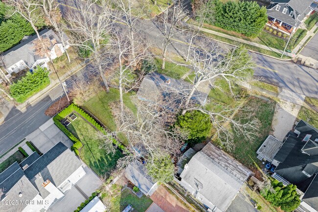 Building Photo - 488 Monmouth Rd