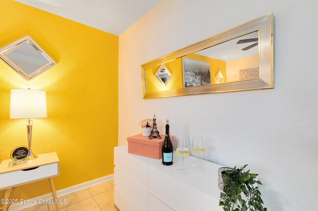 Building Photo - 1029 Park Dr