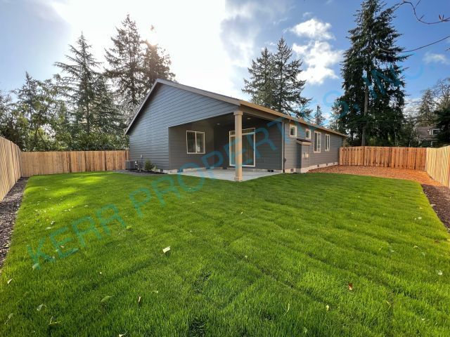 Building Photo - Charming 4-Bedroom Home with 2 Full Baths ...