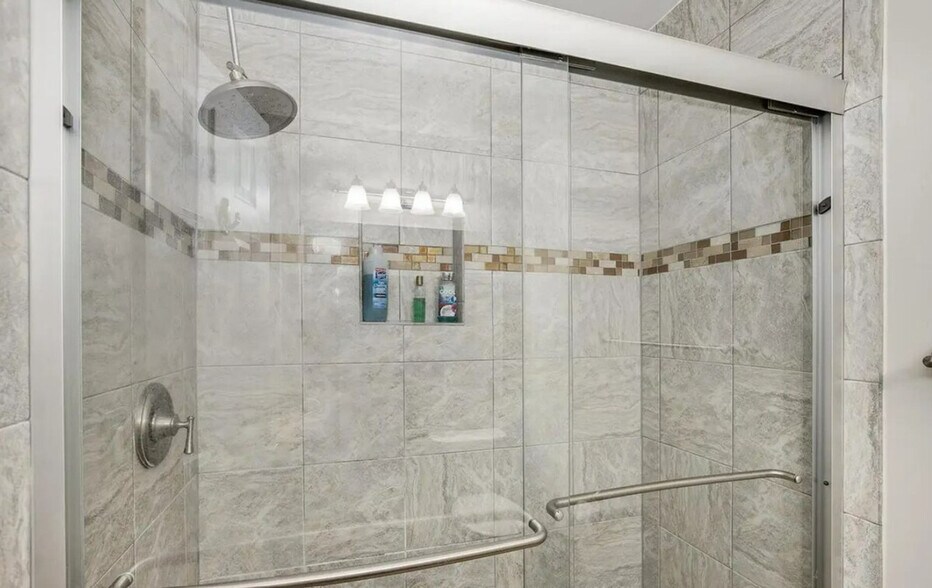 Building Photo - 6346 Chimney Wood Ct