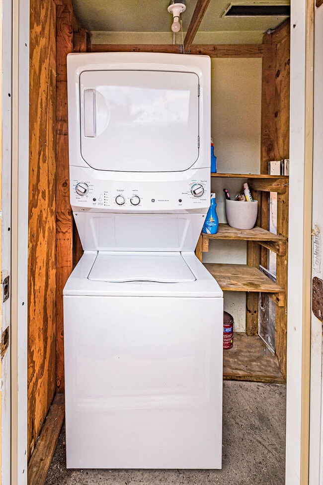 Building Photo - 260 NE 13th St