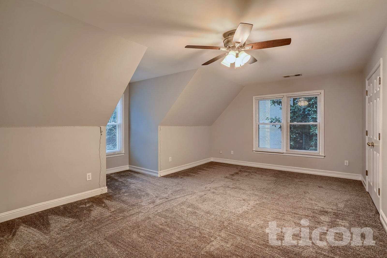 Building Photo - 1916 Lilac Ridge Dr