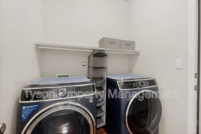 Building Photo - 10024 Sacate Blanco Ave SW