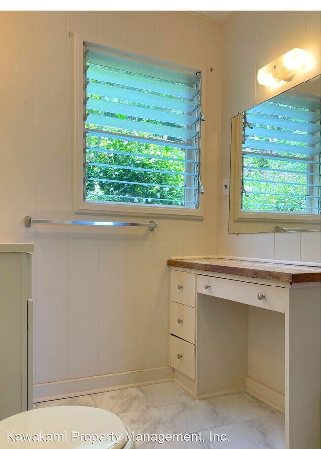 Building Photo - 1 br, 1 bath House - 521 Lawelawe St.