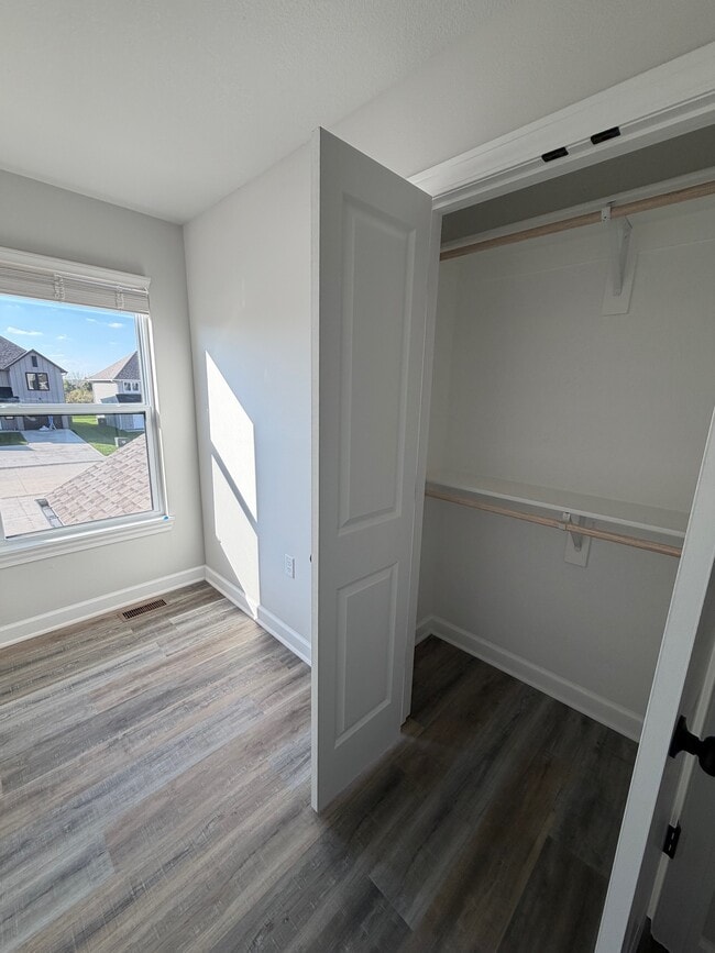 Building Photo - 83 SE 351st Rd