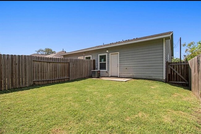 Building Photo - 9834 Pelsey St