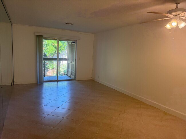 Building Photo - 2755 W Atlantic Ave