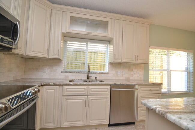 Building Photo - Gorgeous Upgrades!! St. Augustine Beach 2/...