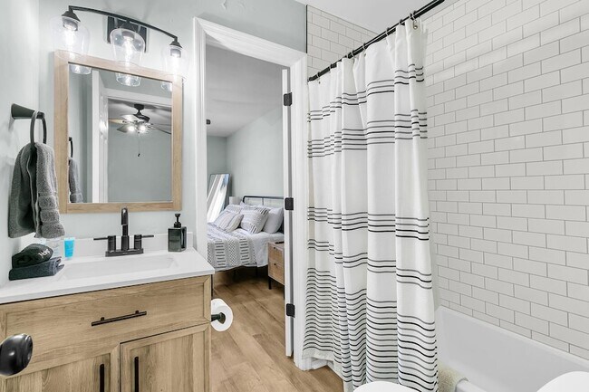 Building Photo - 6247 Lucille Dr