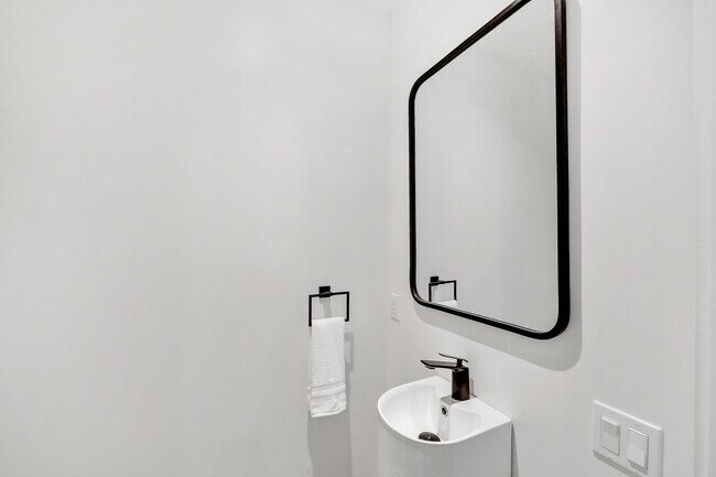 Building Photo - 71000 Los Altos Ct