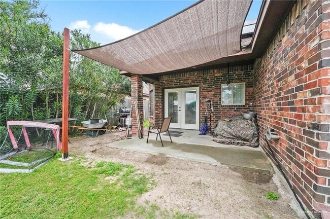 Building Photo - 1012 W Dawes Ave