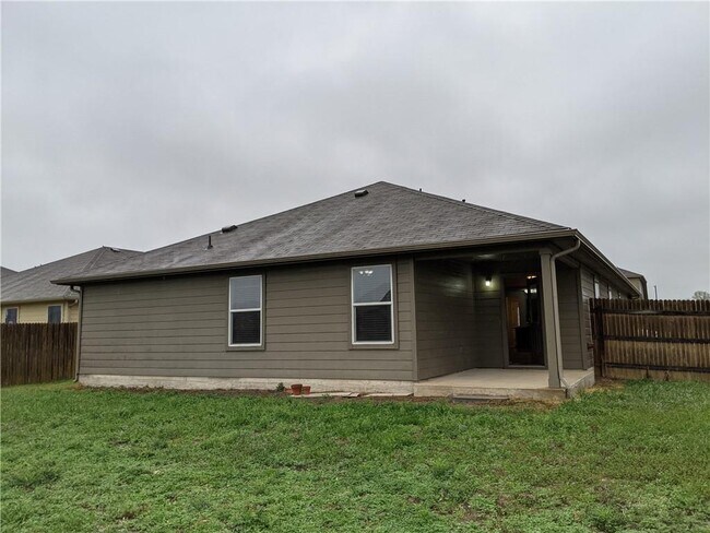 Building Photo - 222 Camellia Dr