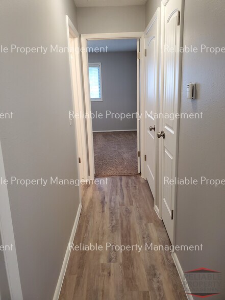 Building Photo - 209 S Adam Ln