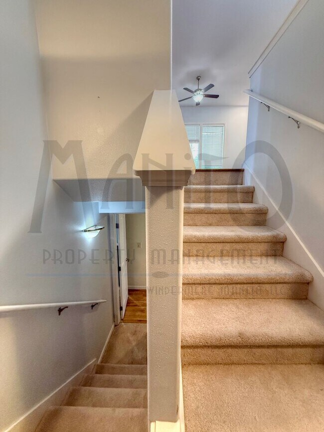 Building Photo - **MOVE IN SPECIAL** Spacious Eagle Ridge Home