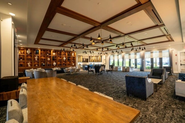 Building Photo - 17081 Five Waters Ave