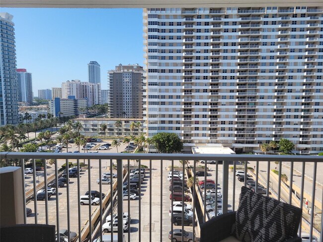 Building Photo - 1980 S Ocean Dr