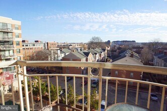 Building Photo - 1200 Braddock Pl