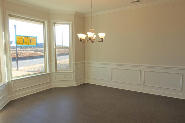 Building Photo - 2731 Millhone Dr