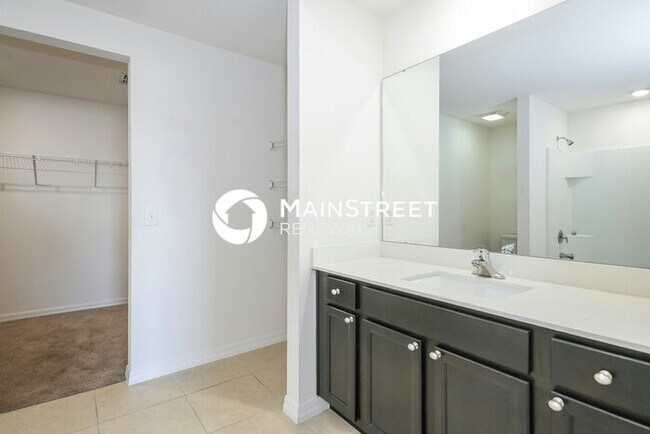 Building Photo - 3 Bedroom Pet-Friendly Home in Dundee, FL with Main Street Renewal