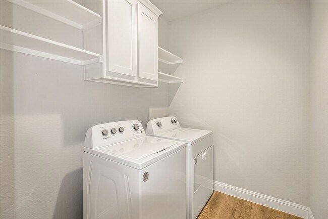 Building Photo - 3032 Lionsgate Dr