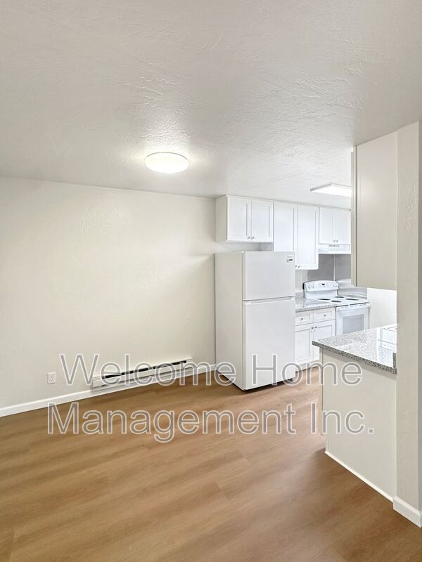 Building Photo - 15640 Usher St