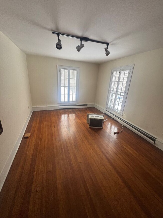 Building Photo - Millerton