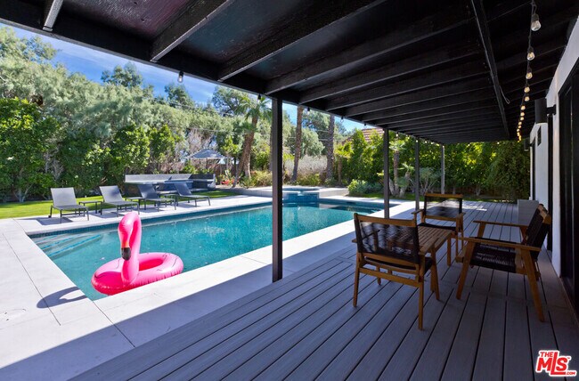 Building Photo - 2660 N Farrell Dr