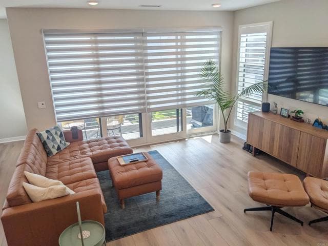 Building Photo - 2950 Via Alta Pl