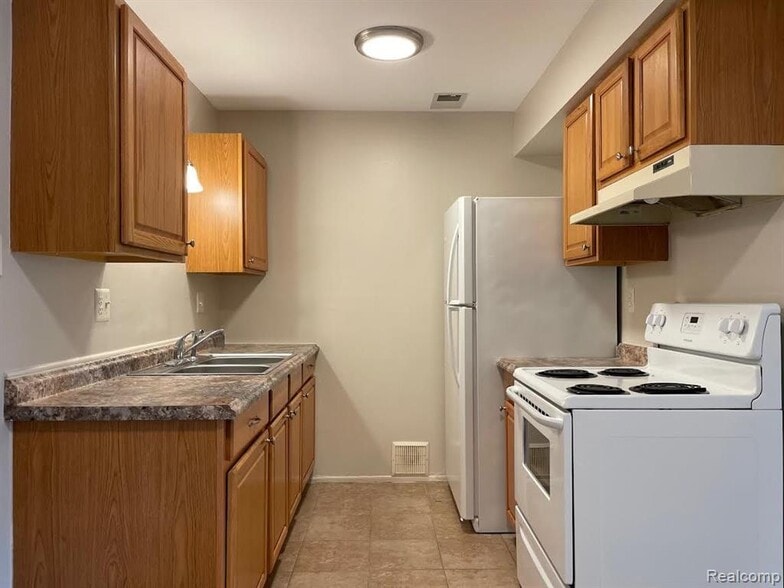 Primary Photo - Milford Park Apartments