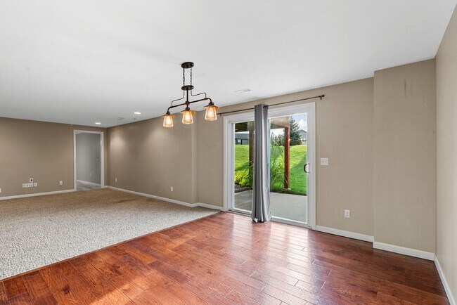 Building Photo - Spacious 3-Bed, 3-Bath Home in Wentzville