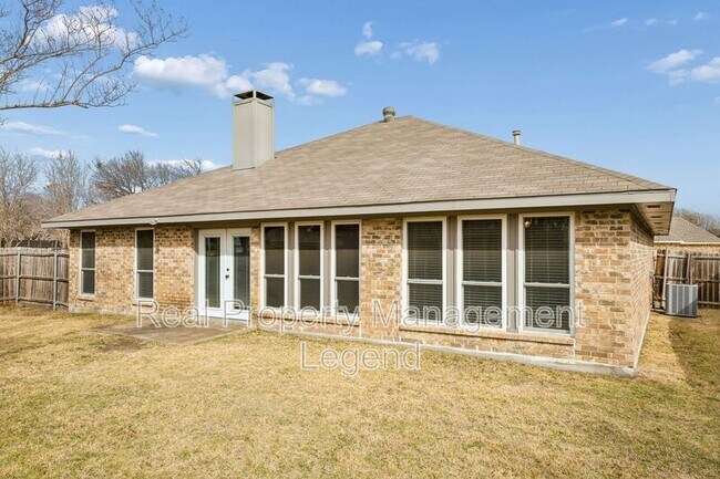 Building Photo - 3740 Racquet Ct