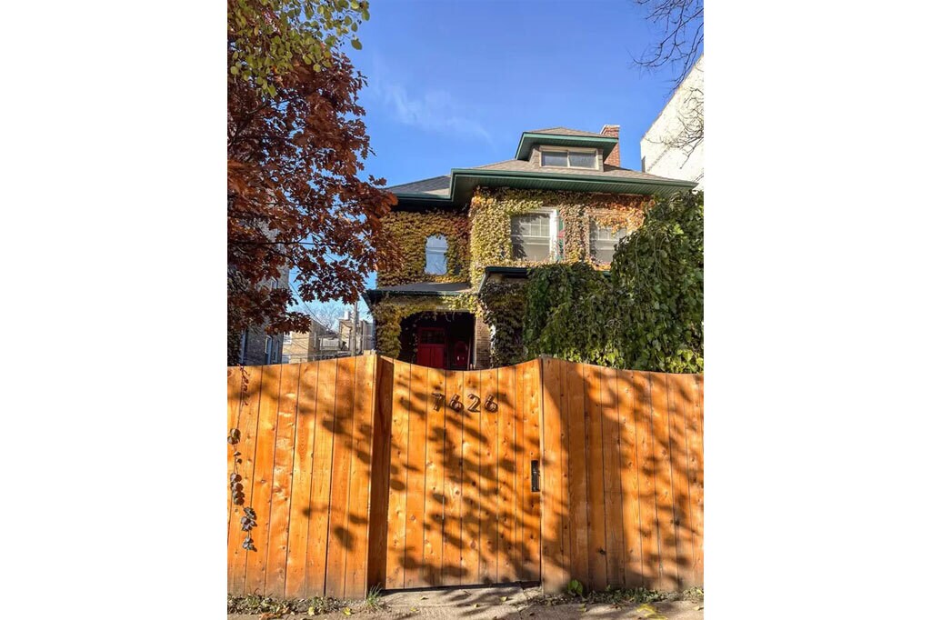 Building Photo - 7626 N Greenview Ave