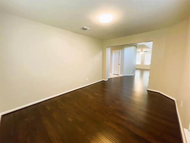 Building Photo - 2518 Hidden Park Ln