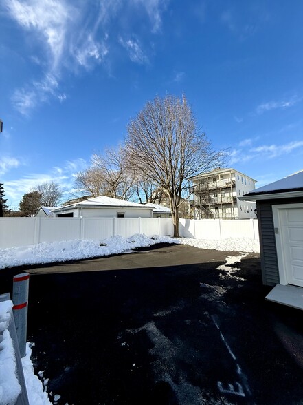 Exterior of Property, Private Driveway and Parking - 34 Saint Joseph Ave