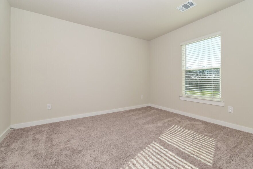 Building Photo - 324 Sun Harvest Dr