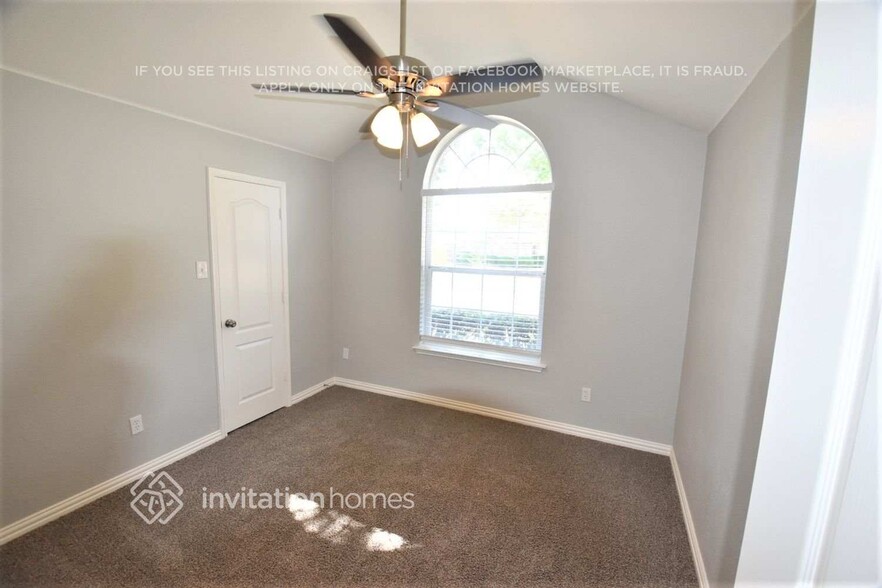 Building Photo - 1249 Old Oak Dr