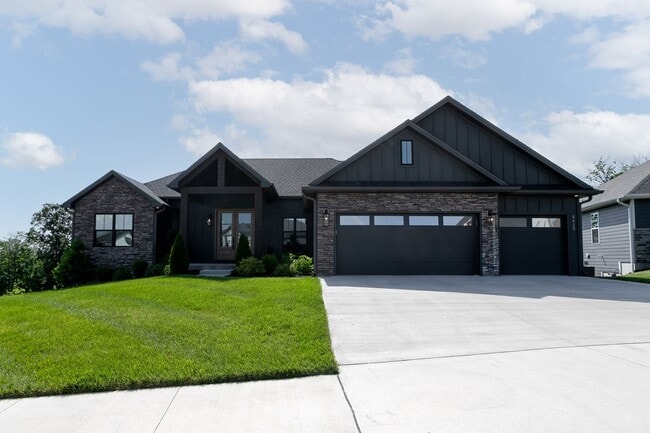Primary Photo - Luxury Breckenridge Park Home