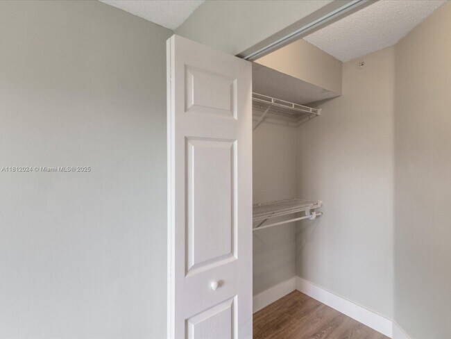 Building Photo - 155 NW 96th Terrace