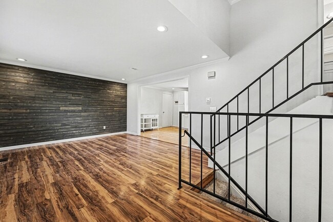 Building Photo - Exceptional and spacious three bedroom, two bath home in Thornton.
