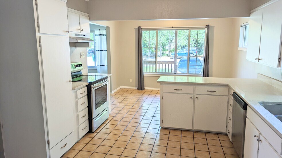 Building Photo - 3771 Orchard Ave